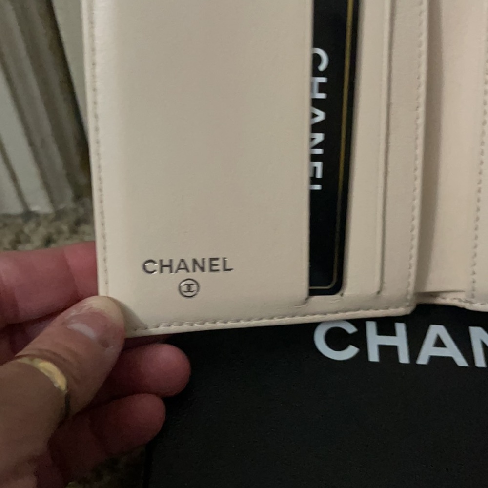 Chanel Wallet - Picture 4 of 10